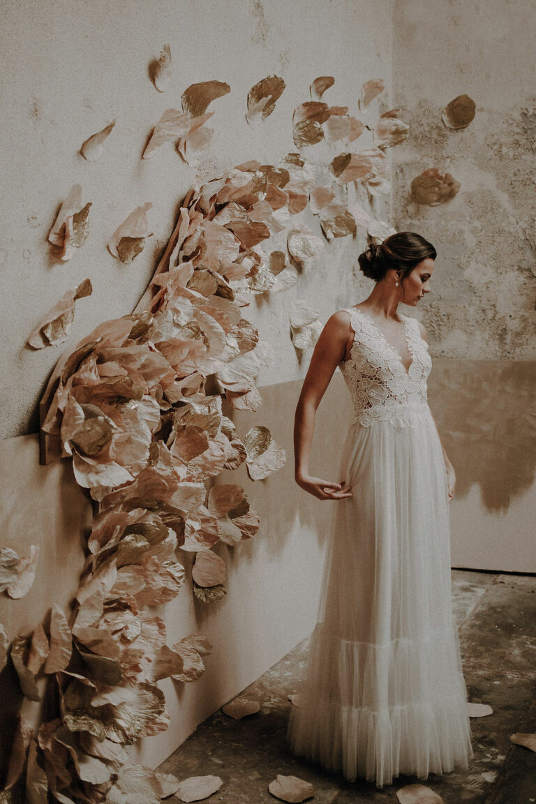 robe de mariee sur mesure 2020 couture tulle souple volants tulle fronce vaporeuse dos nu dentelle decollete