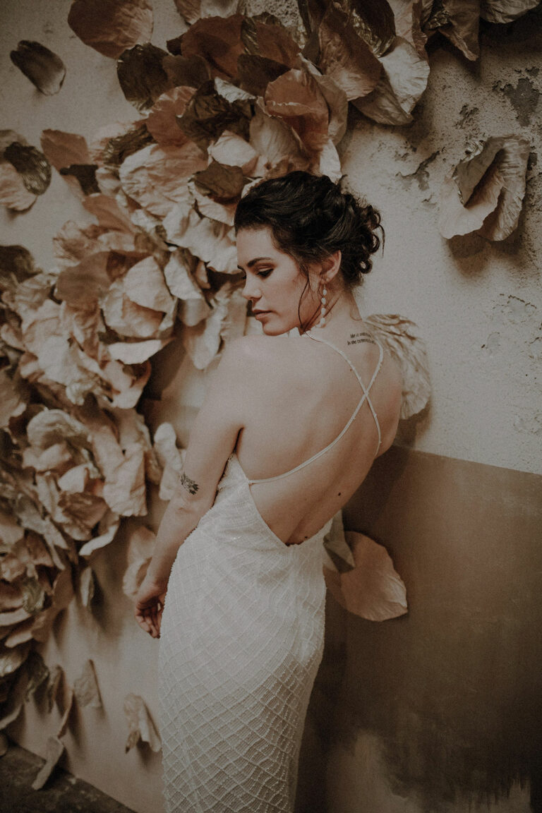 robe de mariee sur mesure 2020 robe en perles et velours fente volume ajustes bretelles soie retro