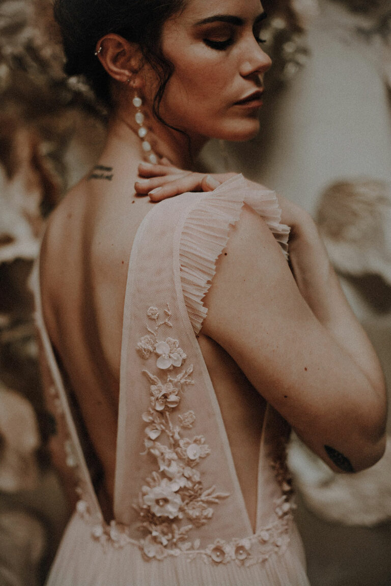 robe de mariee sur mesure 2020 robe en perle robe de mariee rose broderie main luxe robe plissee couture tulle souple